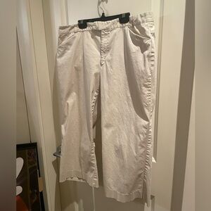 Old Navy Light Khaki Capri Pants